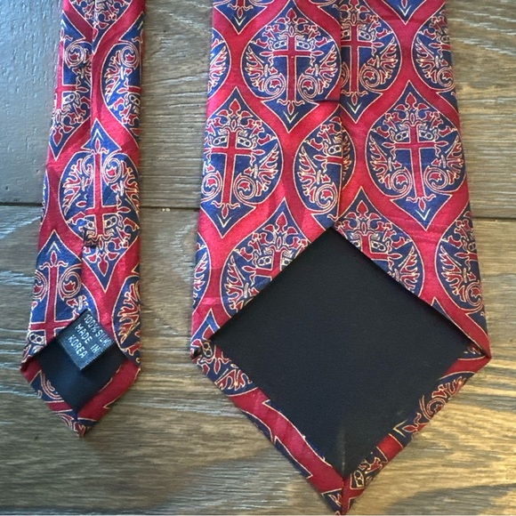 Cross Paisley Elegant Red and Blue Tie - Picture 5 of 6